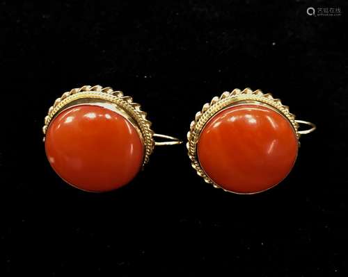 1960's Large Coral 14k Yellow Gold Earring