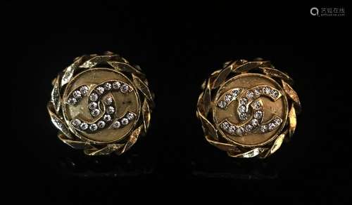 A Fine Chanel Earring With CC Logo