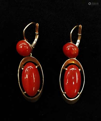 14k Gold Earing With Red Coral