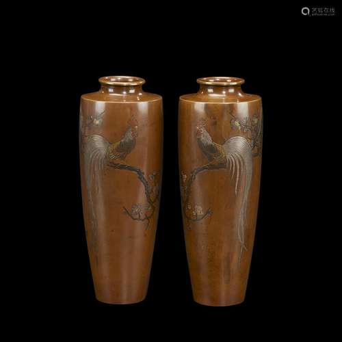 Pair of Japanese patinated bronze vases depicting cockerels, Nogowa, Kyoto, signed Shuguoku,