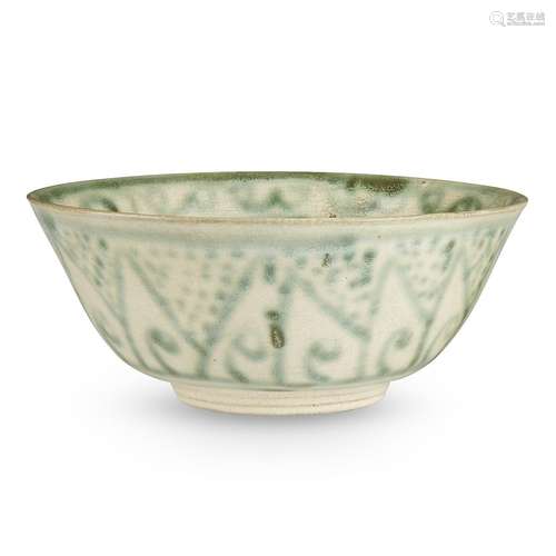 A Burmese green and white-decorated bowl, 15th century