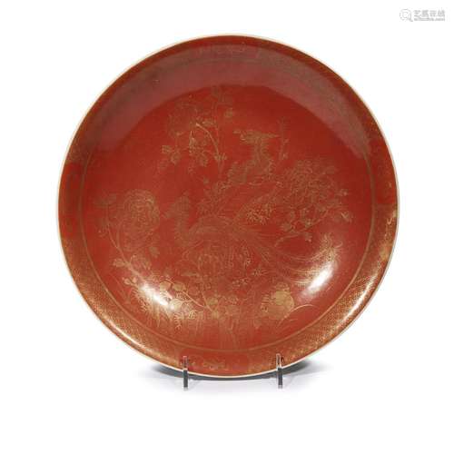 A Chinese gold-decorated iron red-glazed large porcelain dish, Qing dynasty