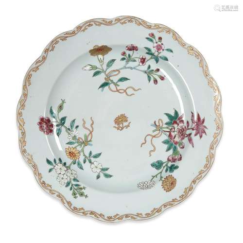 A Chinese export porcelain famille rose-decorated plate with scalloped edge, Qianlong period