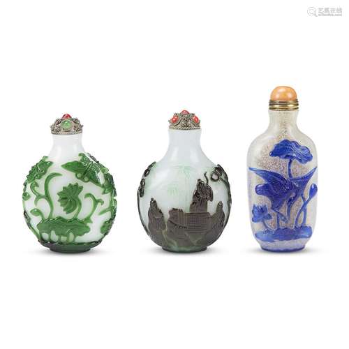 Group of three Chinese glass overlay snuff bottles,