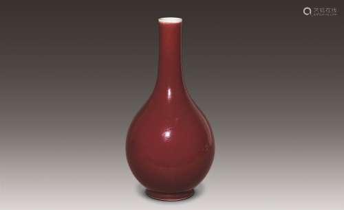清乾隆 霁红釉长颈瓶