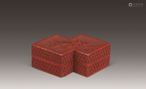 清乾隆 剔红洞石玉兰花纹方胜形盖盒