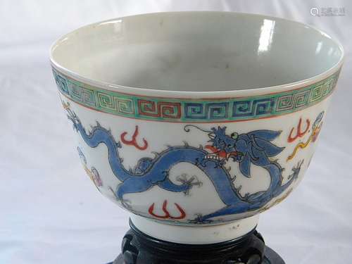 CHINESE ANTIQUE FAMMILLIE ROSE DRAGON PHEONIX BOWL