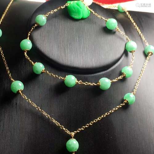 Vintage Chinese Green Jadeite Necklace and Bracelet