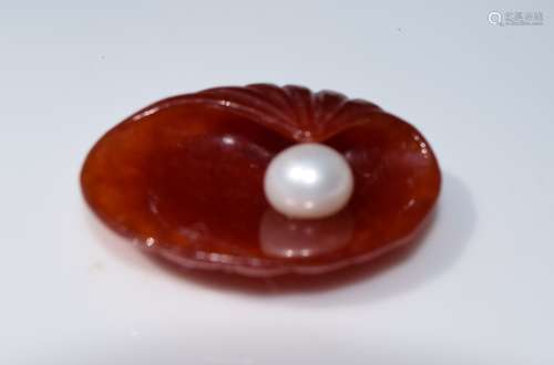 Vintage Natural Red Jadeite Clam and Peal Statue