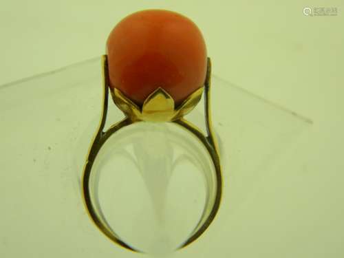 Antique 14K Gold Red Coral Ring