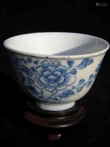 Antique Chinese Blue and White Cup