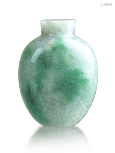 苔紋翡翠鼻煙壺 JADEITE SNUFF BOTTLE