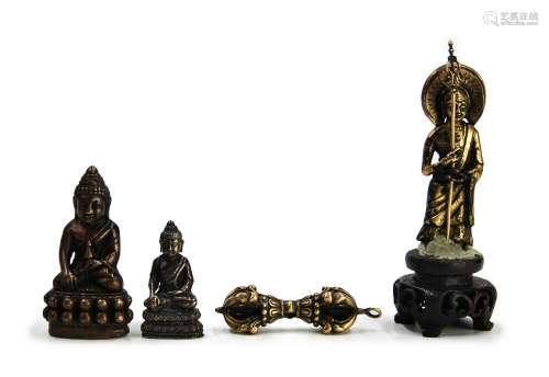 19世紀 銅佛造像及金剛杵 3 SMALL BUDDHA AND A VARJA; 19TH CENTURY