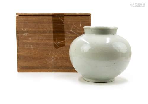 朝鮮王朝（1392-1910）白釉罐 KOREAN MOON JAR; JOSEON(1392-1910)