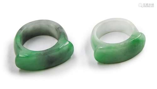 翡翠戒指一對 PAIR JADE SADDLE RINGS