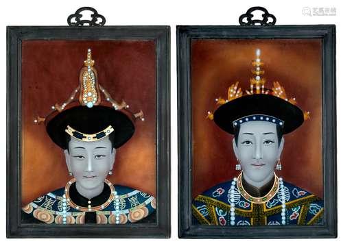 玻璃畫 仕女圖一對 PAIR OF REVERSE PAINTED GLASS PORTRAITS