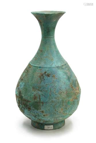 11-14世紀 青銅玉壺春瓶 BRONZE PEAR-SHAPED BOTTLE; 11TH-14TH