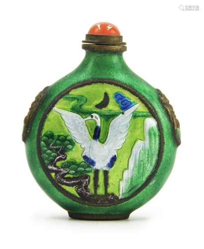 燒藍“松鶴延年”鼻煙壺 GREEN ENAMELED CRANE SNUFF BOTTLE