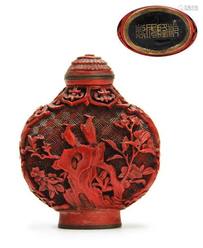 剔紅漆雕「喜上眉梢」鼻煙壺 CINNABAR LACQUER SNUFF BOTTLE; QIANLONG PERIOD