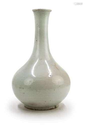 朝鮮王朝（1392-1910） 白釉膽瓶 KOREAN DANPING VASE; JOSEON(1392-1910)