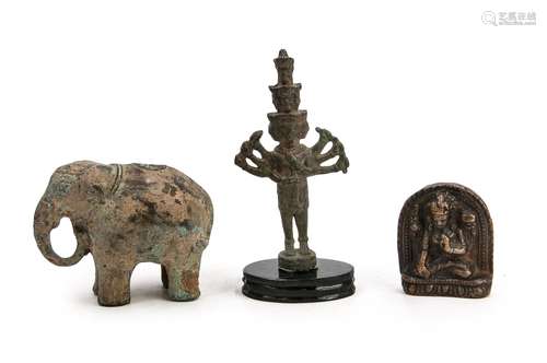 遼 銅造像一組 THREE PIECES FIGURAL BRONZE GROUP; LIAO DYNASTY