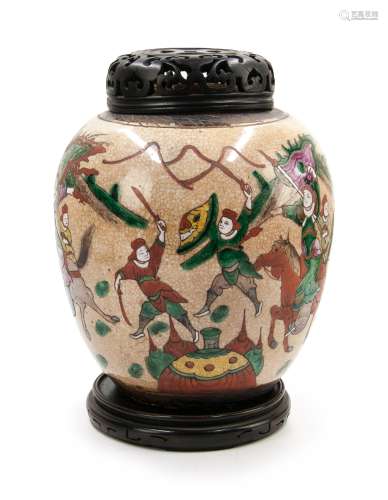 三彩人物故事蓋罐 FIGURAL LIDDED JAR WITH STAND