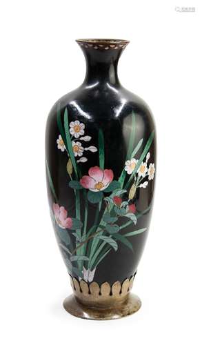 二十世紀 七寶燒花卉瓶 JAPANESE NOIR GROUND FLORAL VASE; 20TH CENTURY