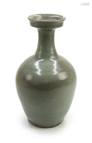 高麗時期（918-1392）青瓷盤口瓶 KOREAN CELADON WINE VESSEL; GORYEO(918-1392)