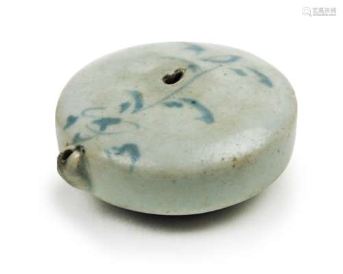 朝鮮王朝（1392-1910）青花水滴 BLUE AND WHITE WATER DROPPER; JOSEON(1392-1910)
