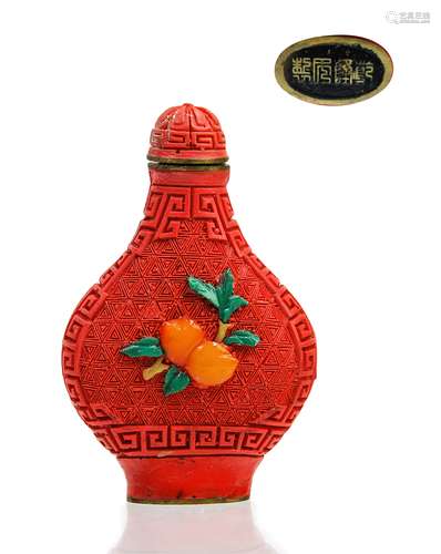 漆雕嵌珠寶鼻煙壺 CARVED CINNABAR LACQUER SNUFF BOTTLE