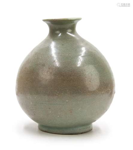 高麗時期（918-1392） 青瓷油瓶 CELADON GLOBULAR OIL BOTTLE; GORYEO(918-1392)