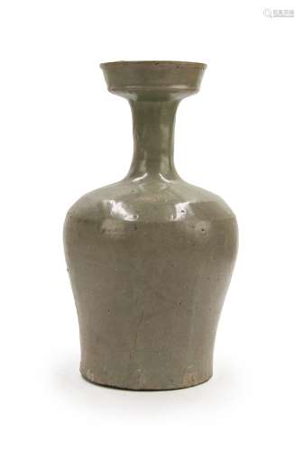 高麗時期（918-1392） 青瓷盤口瓶 KOREAN CELADON BOTTLE; GORYEO(918-1392)