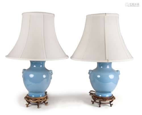 清 藍釉獸耳檯燈一對 PAIR OF BLUE GLAZED LAMPS; QING DYNASTY