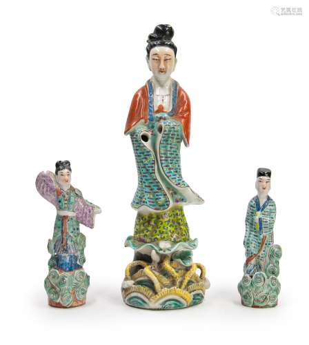 仕女像一組 PORCELAIN SET OF AN IMMORTAL WITH ATTENDANTS