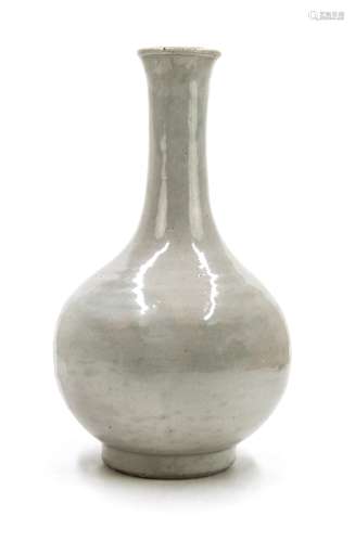 朝鮮王朝（1392-1910） 青瓷膽瓶 KOREAN DAN PING VASE; JOSEON(1392-1910)