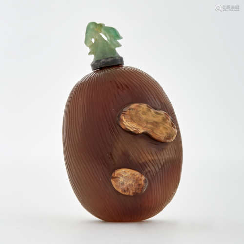 Chinese 'JuJube and Peanut' Agate Snuff Bottle