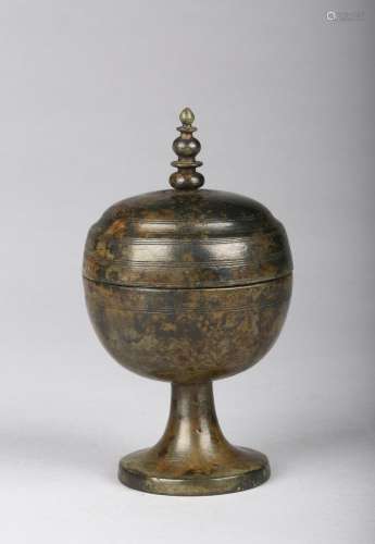 A bronze food vessel with cover