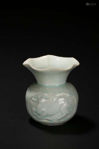 A white and celadon glaze vase