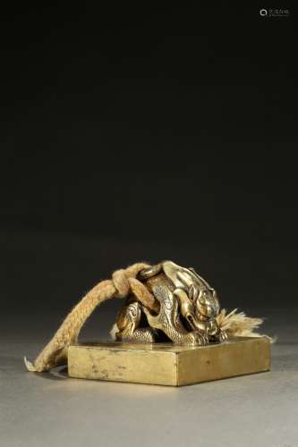 An Imperial gilt-bronze 'chilong' seal