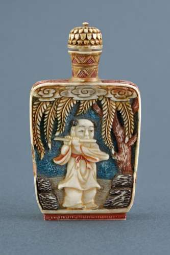 A FINE PAINTED IVORY SNUFF BOTTLE