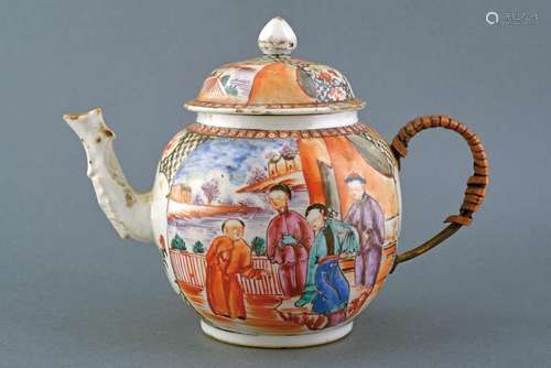 A FINE PORCELAIN MANDARIN TEAPOT