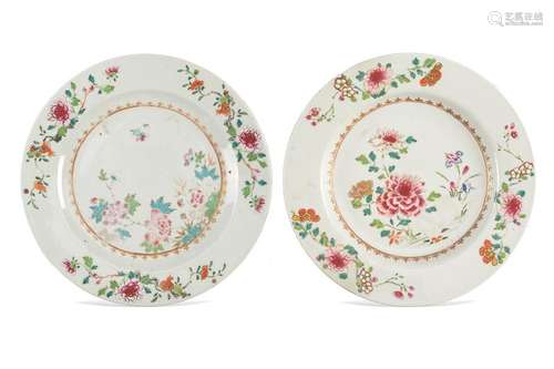 TWO FINE FAMILLE ROSE PORCELAIN PLATES