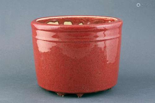 A FINE RED MONOCHROME PORCELAIN JARDINIERE