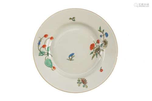 AN ELEGANT PORCELAIN PLATE