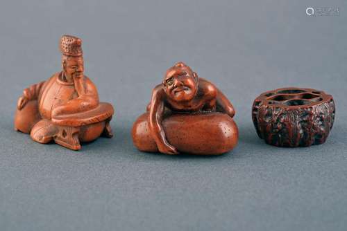 THREE FINE PROBABLY BOXWOOD NETSUKE