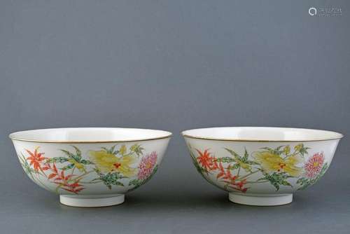 A FINE PAIR OF PORCELAIN BOWLS GUANGXU MARKED AND OF THE PERIOD