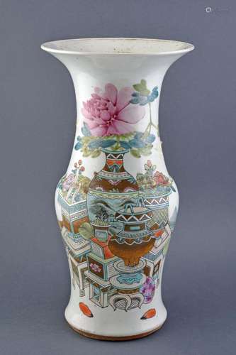 A FINE QIANJIANG STYLE PORCELAIN VASE