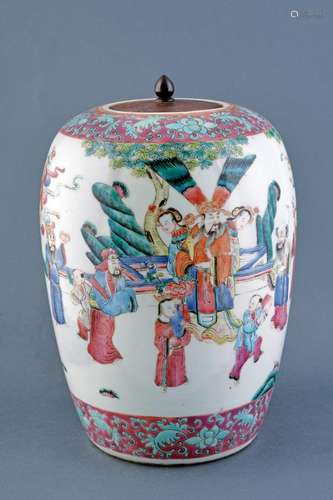 A FAMILLE ROSE PORCELAIN GINGER JAR