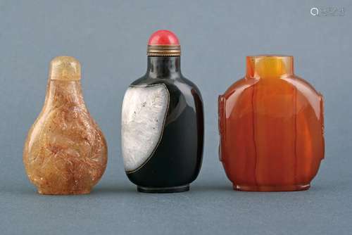 THREE HARDSTONE SNUFF BOTTLE