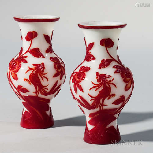 Pair of Peking Glass Vases 一对玻璃花瓶